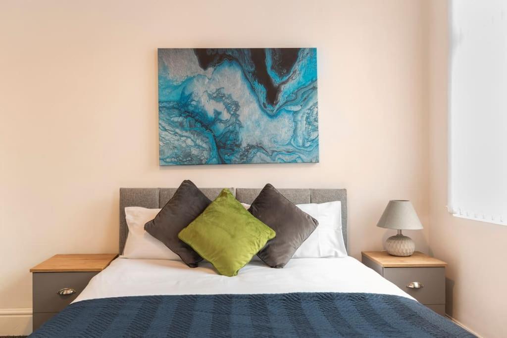 3-Bedroom Home In Liverpool L15 With Free Parking Exterior photo
